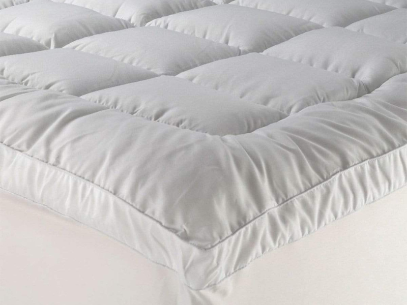 White bed toppers